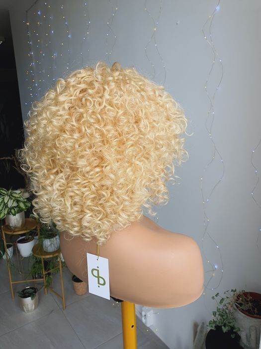 Peruka z włosów naturalnych jasny blond loki afroloki włosy