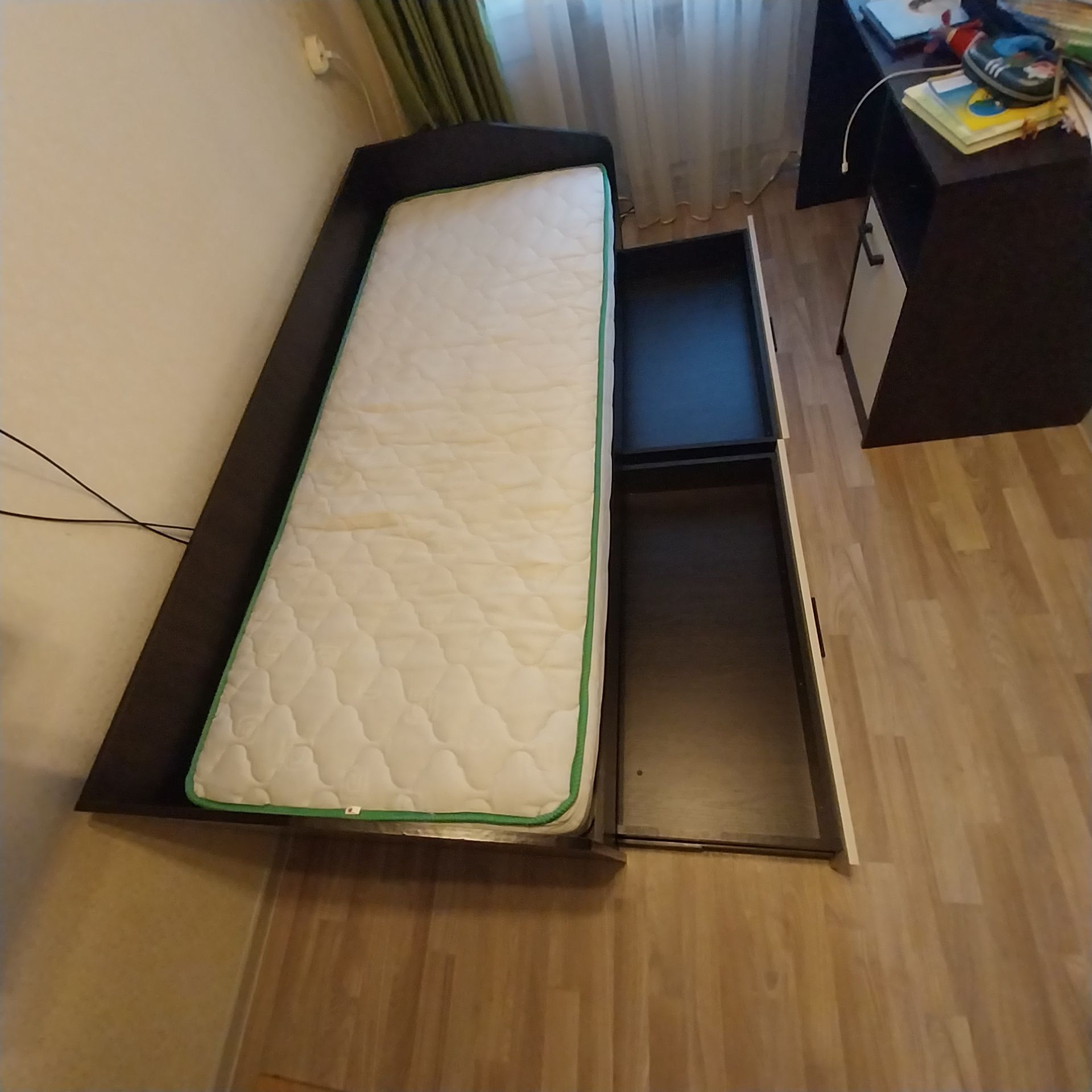 Комплект меблів.