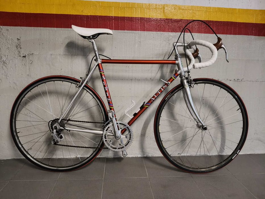 Vitus 979 montada pela Altis
