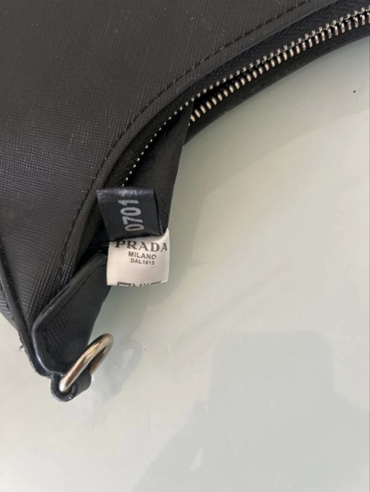 Bolsa Prada Saffiano Re-Edition 2005 Preta – Usada