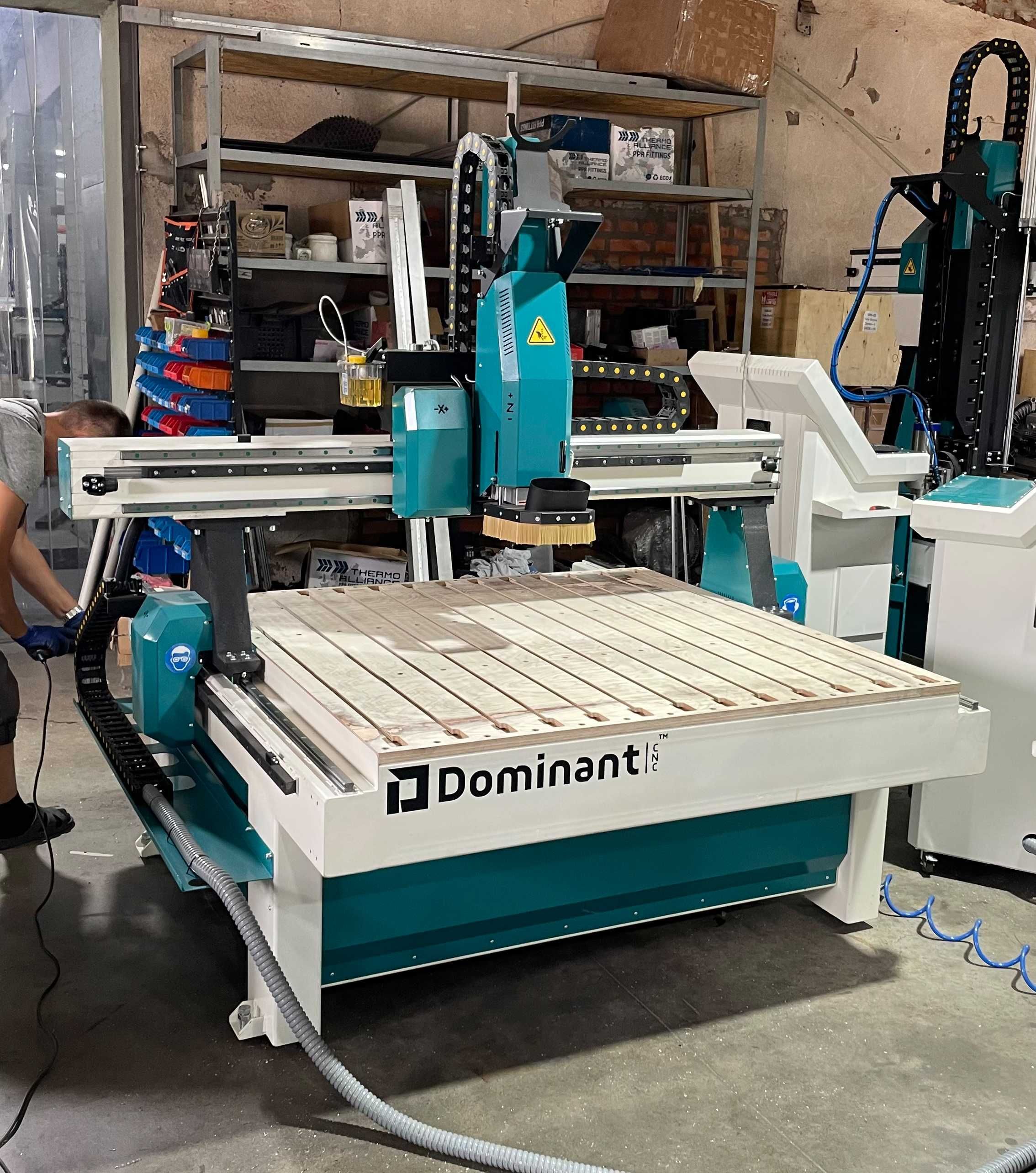 ЧПУ по дереву 1350х1350мм від виробника Dominant CNC