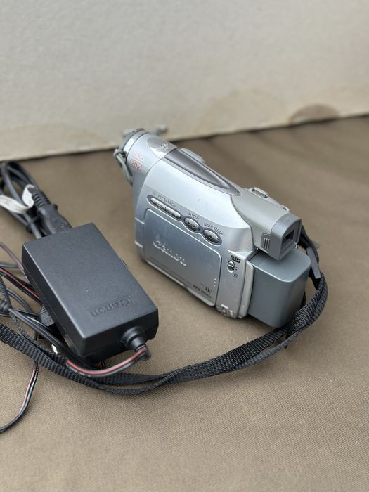 Відеокамера Canon MV 800 I