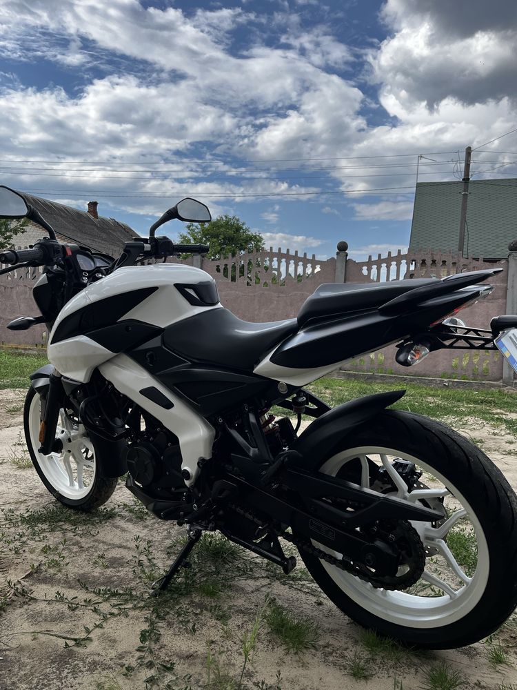 Bajaj Pulsar NS200