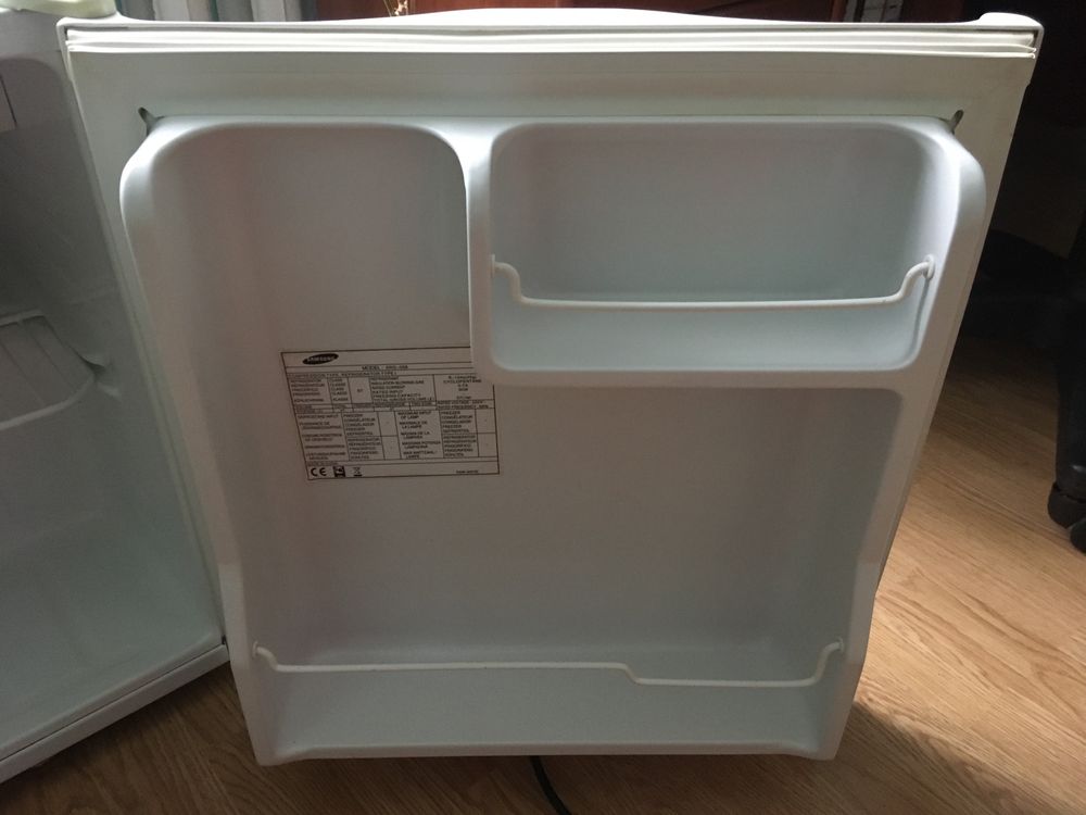 Міні-холодильник Samsung SRG-058