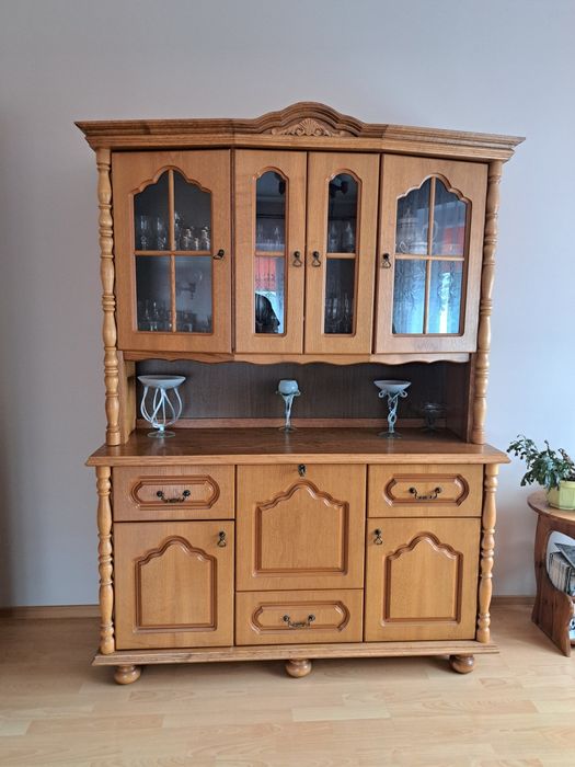 Komoda dębowa z witryną, drewnopodobne wykończenie, z nadstawką