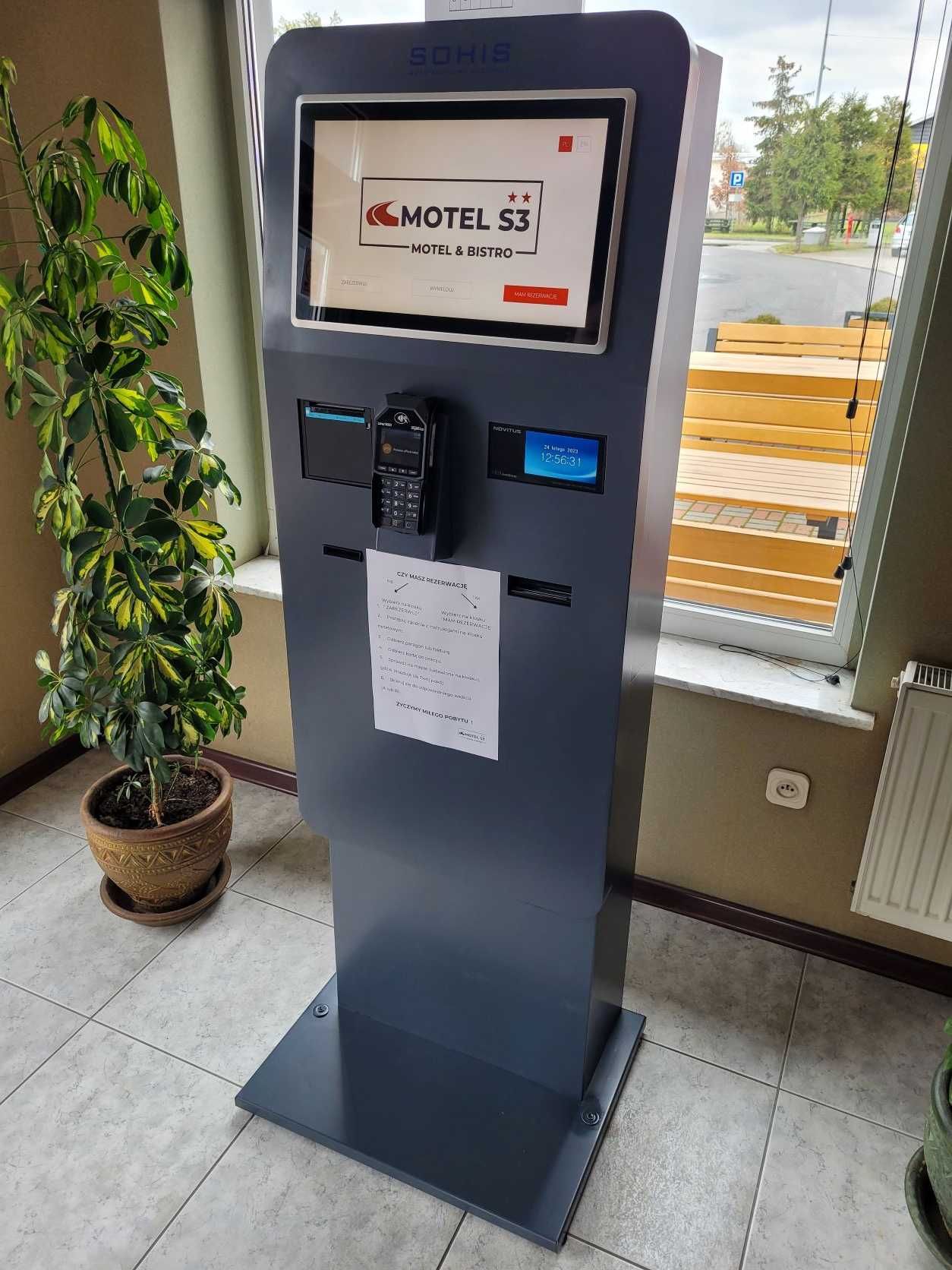 Motel z automatyczną recepcją i atrakcyjnym lokalem gastronomicznym