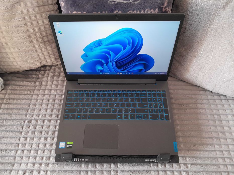Laptop Gamingowy Lenovo /  GTX 1650 / Core i5 9th / SSD 512GB