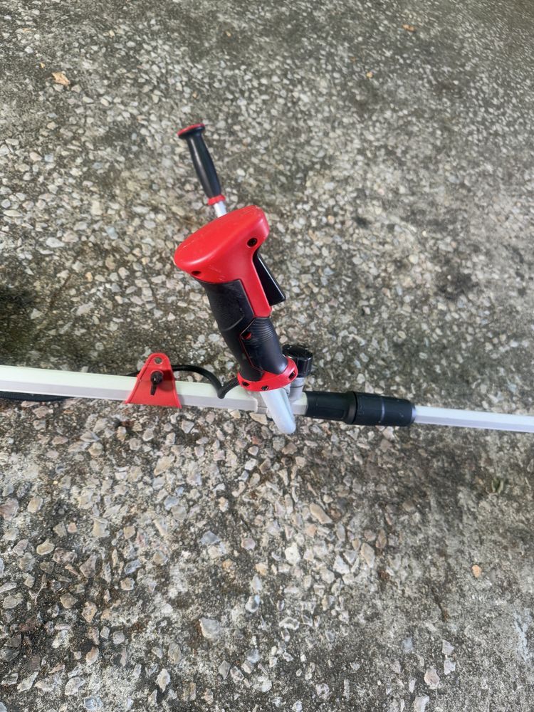 Corta ervas da Einhell a bateria