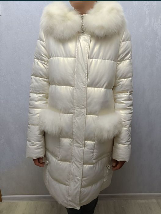 Зимній пуховик з натуральним хутром