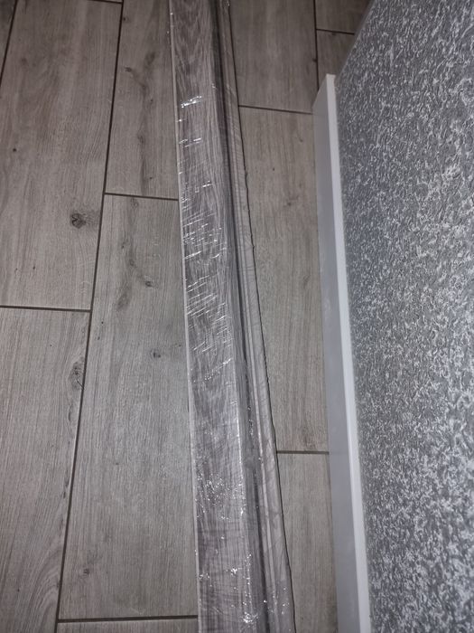 Продам пластиковий плінтус