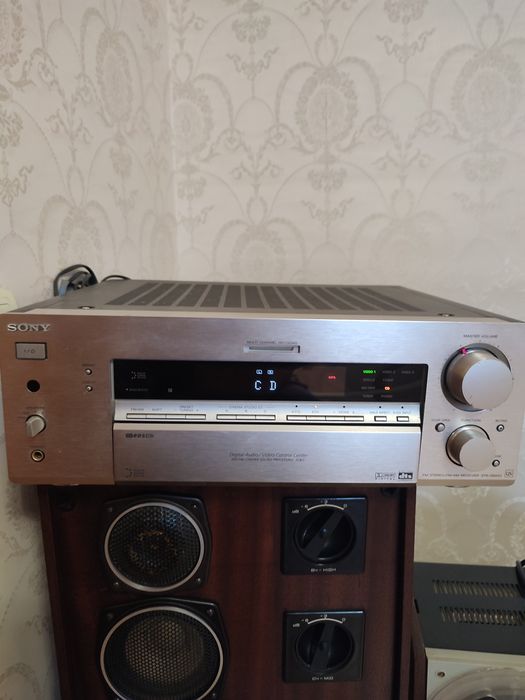 Ресівер SONY STR-DB840 з FM приймачом.