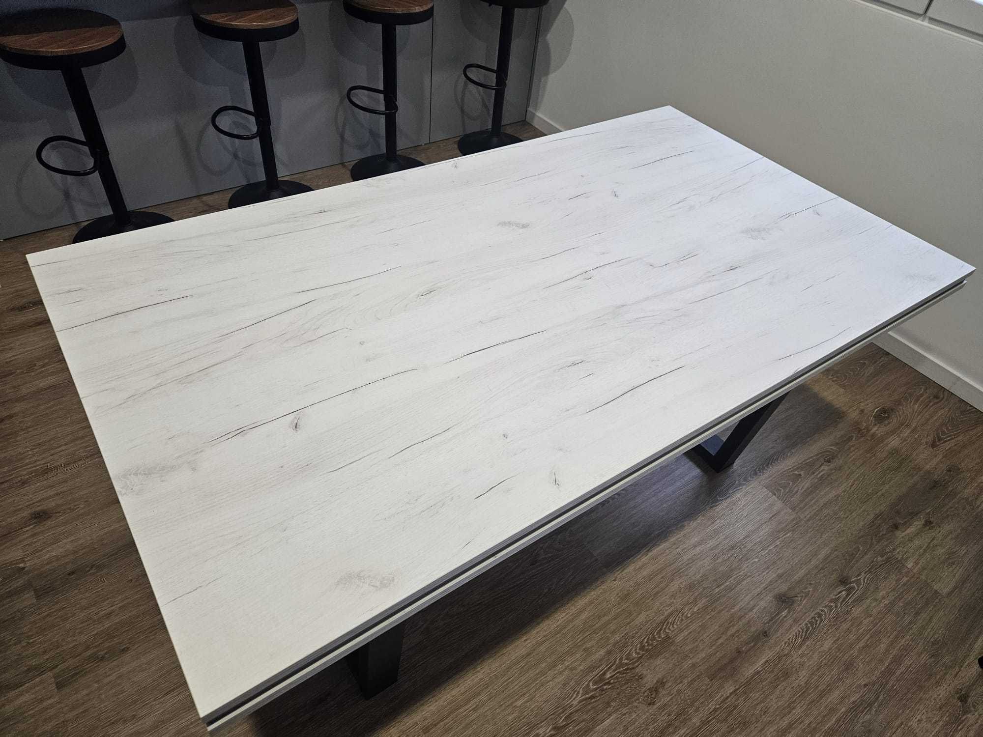 Mesa de sala de jantar