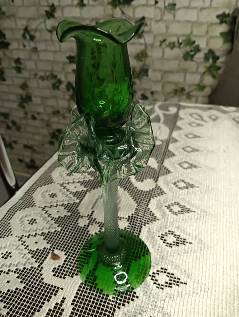 Świecznik szklany zielony