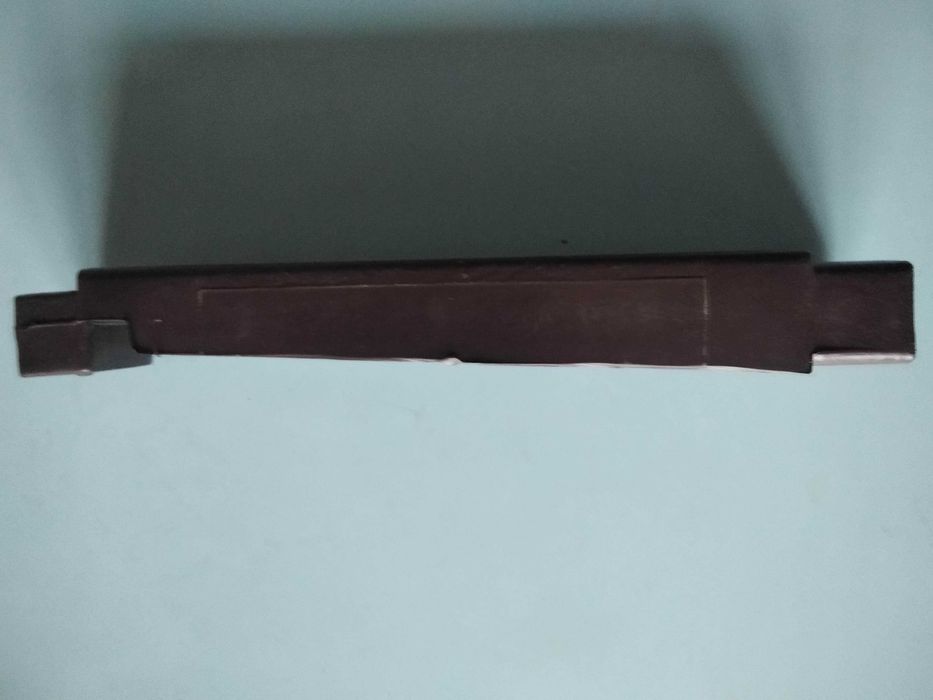 Деталь,соединительная стойка для пластиковый комод