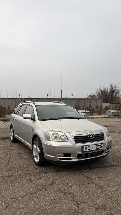 Toyota Avensis 2.0 дізель в гарному стані