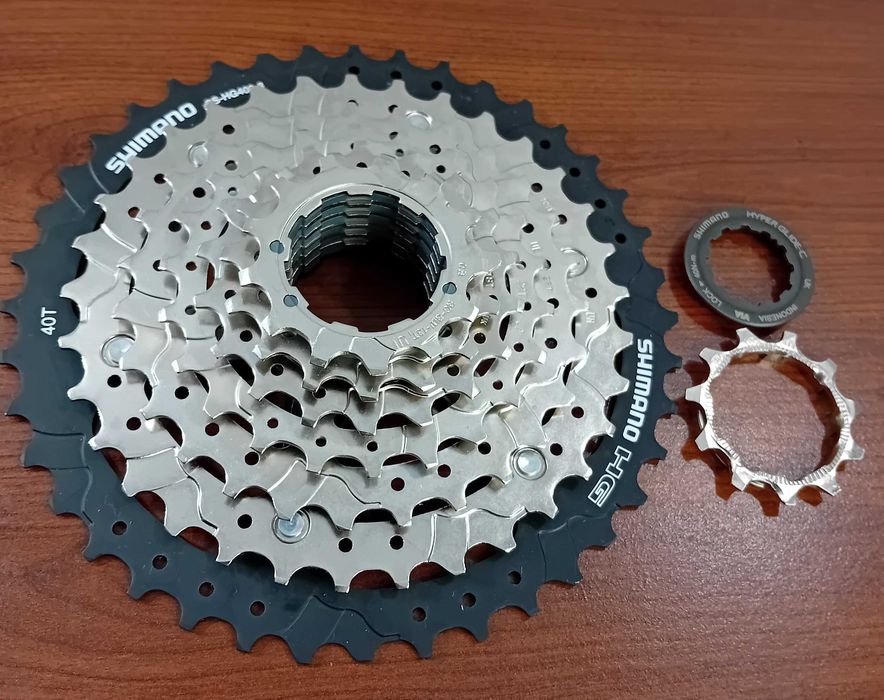 Kaseta  Shimano  CS-HG400  8 rzędowa, 11-40T,  stalowa / NOWA /.