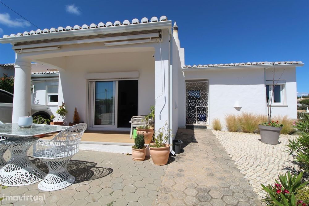 Moradia T3 totalmente renovada junto à Praia da Luz, Algarve