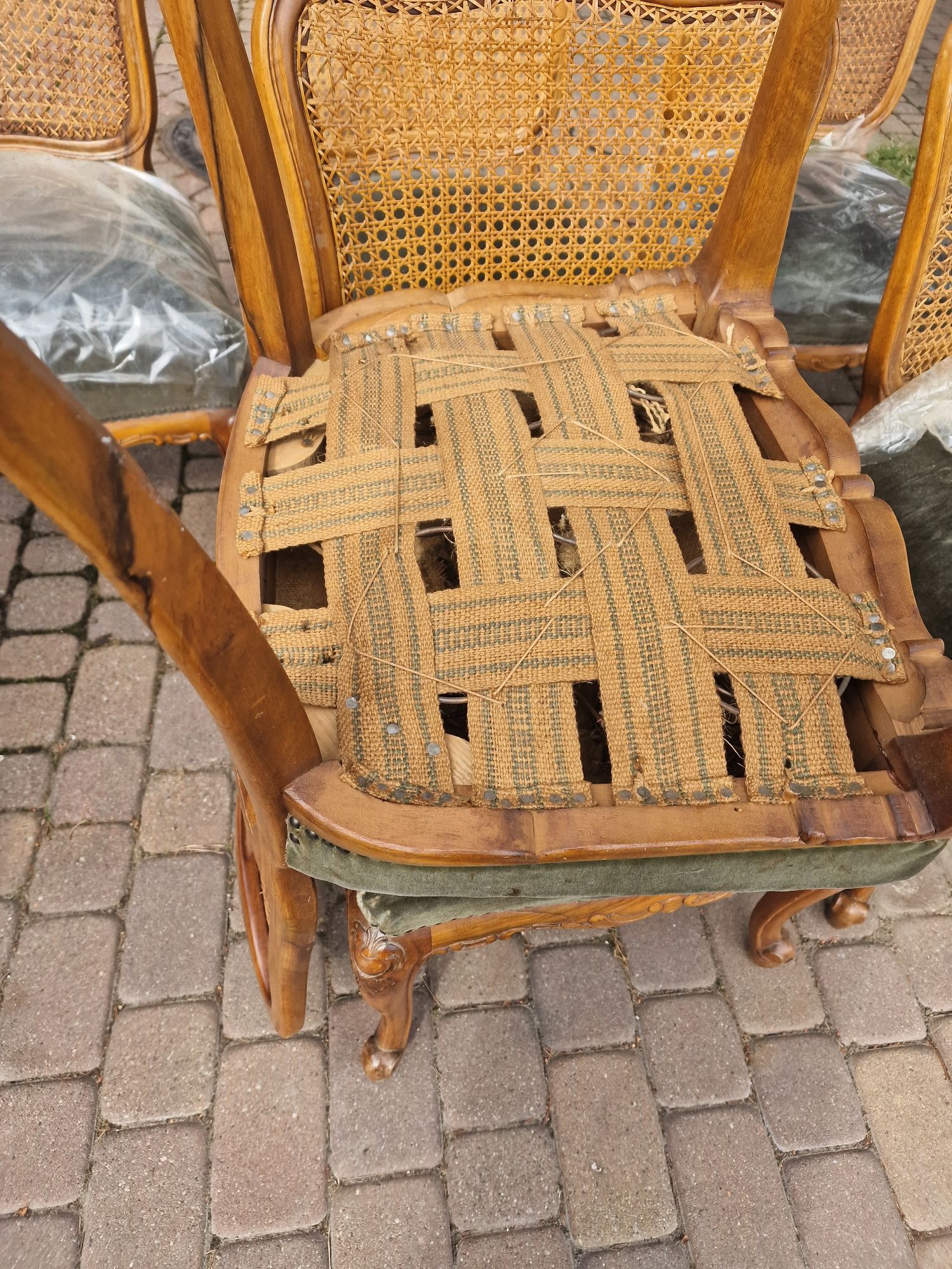 Krzesła antyki do renowacji