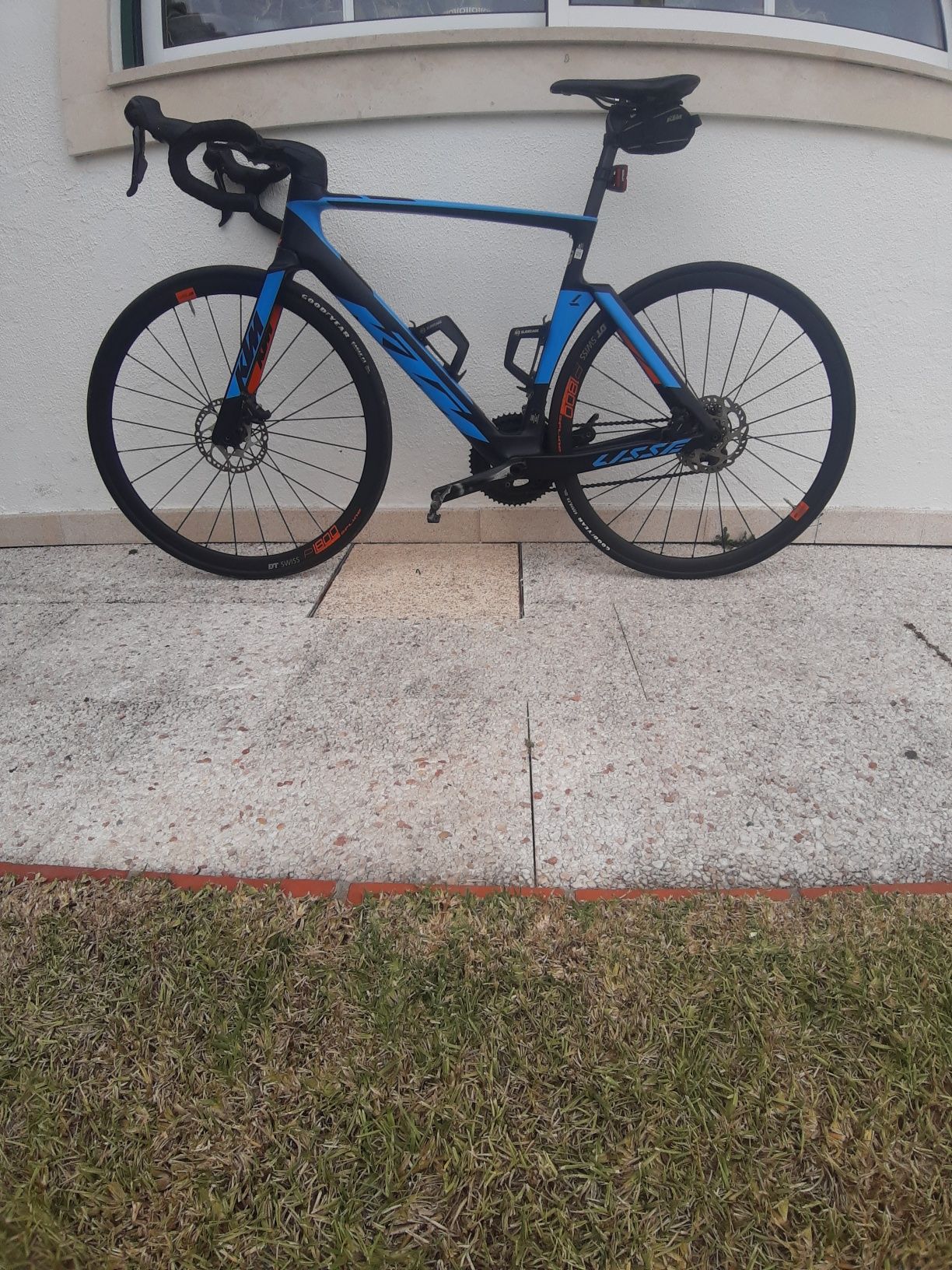 Bicicleta de estrada KTM
