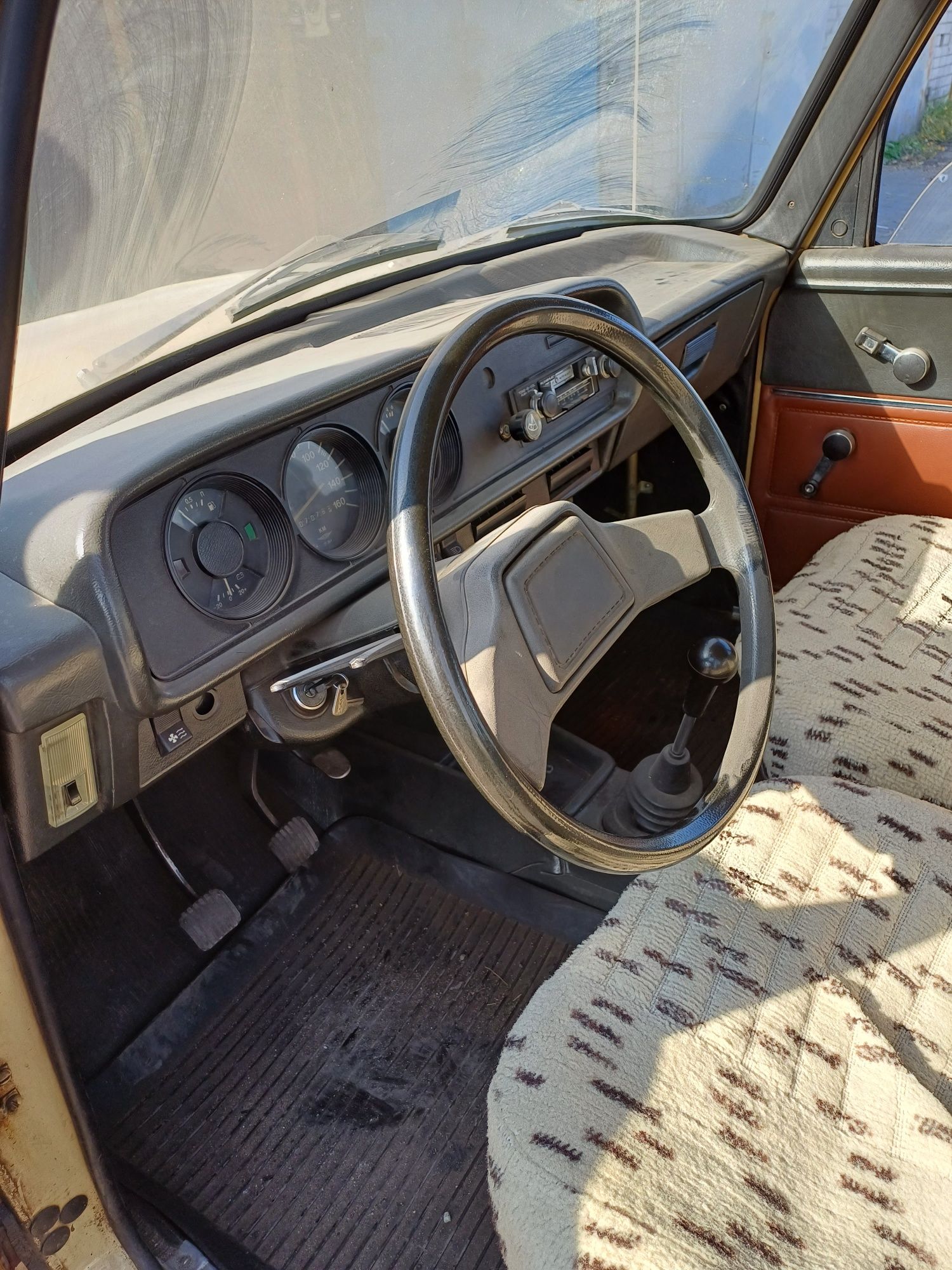 Автомобіль Москвич 2140