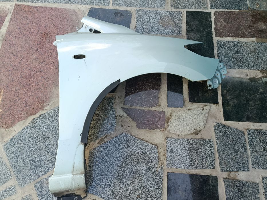 Крила передні MAZDA 5
