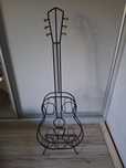 Stojak na wino gitara design