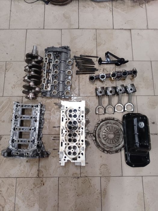 Запчастини двигуна