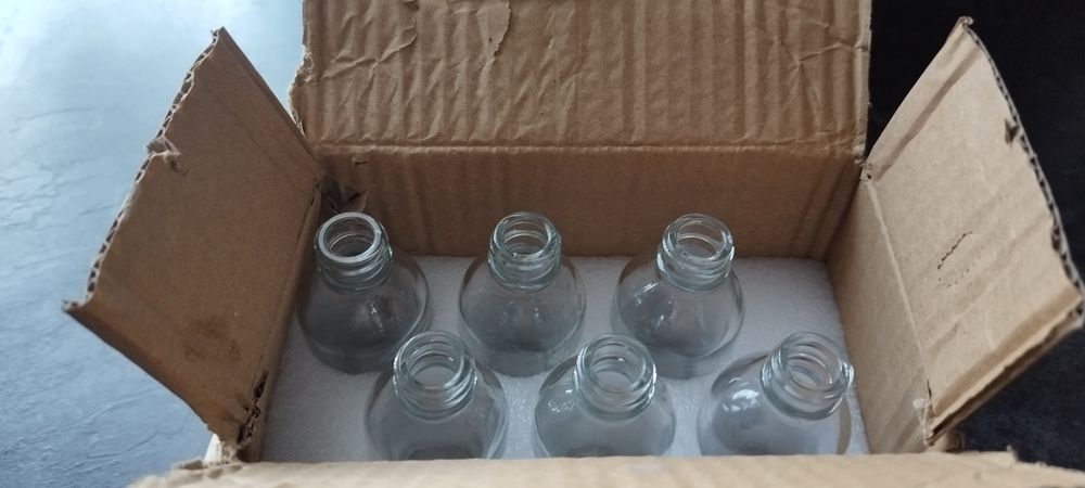 Buteleczki 6 sztuk 50ml zakręcane z lejkiem