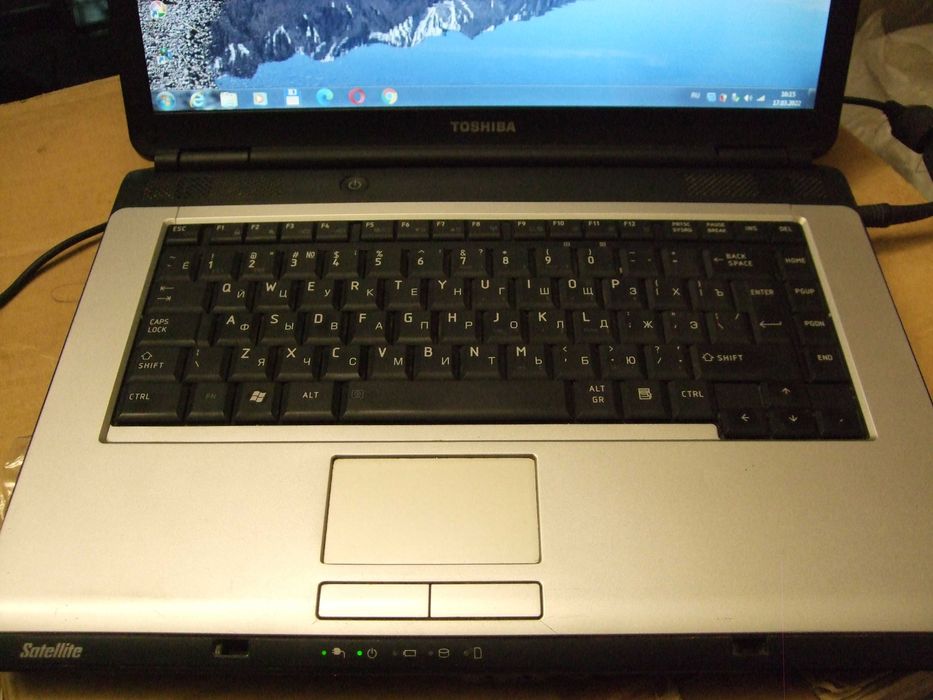 Ноутбук TOSHIBA L300