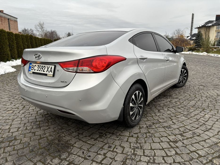 Hyundai elantra avtomat 2011