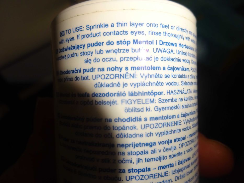 NOWY Odświeżający puder do stóp Mentol i Drzewo Herbaciane AVON