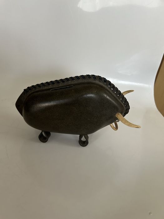 Mealheiro em forma de vaca