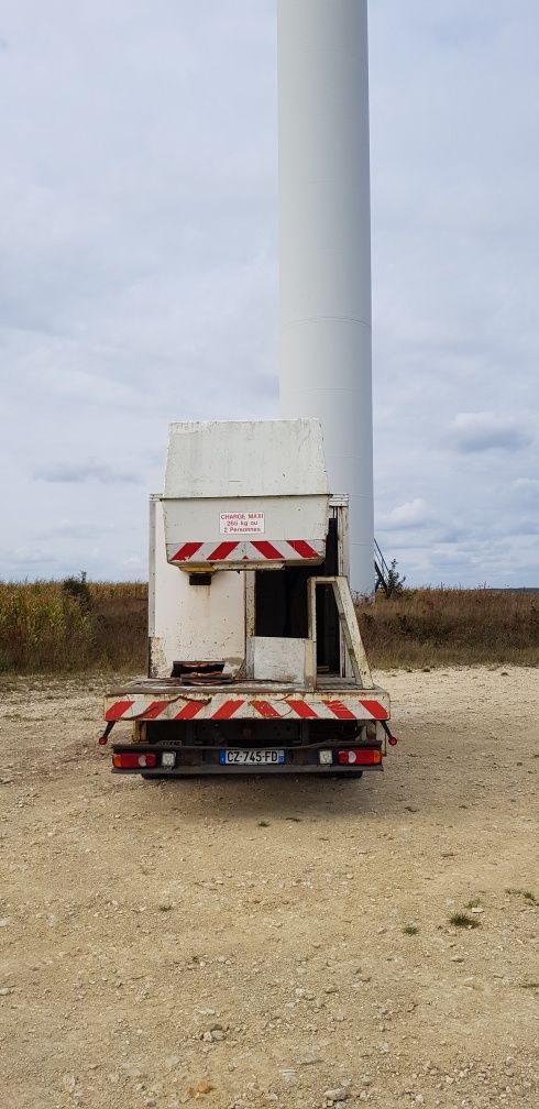 Wzwyżka  podnośnik koszowy