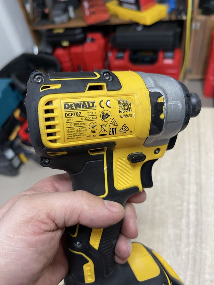 Dewalt DCF787 / вживаний безщітковий імпакт Девольт