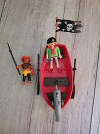 Pirat z łódką playmobil
