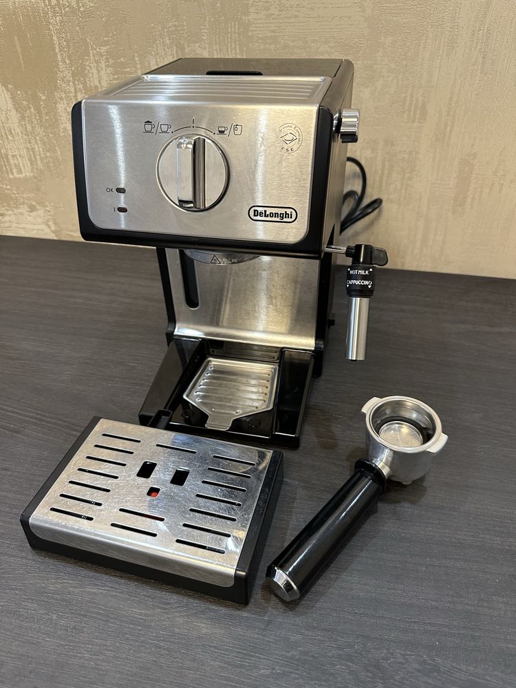 Кавоварка DeLonghi Espresso ECP 35.31 + Пітчер