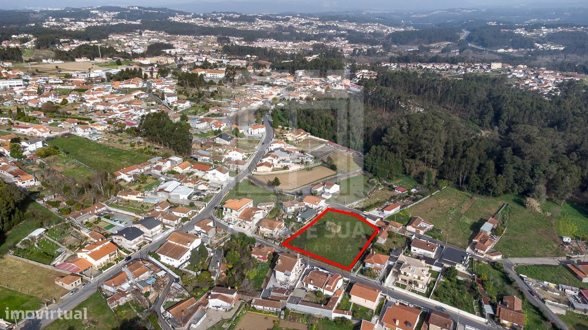 Terreno rústico em Argoncilhe com 2 770 m2