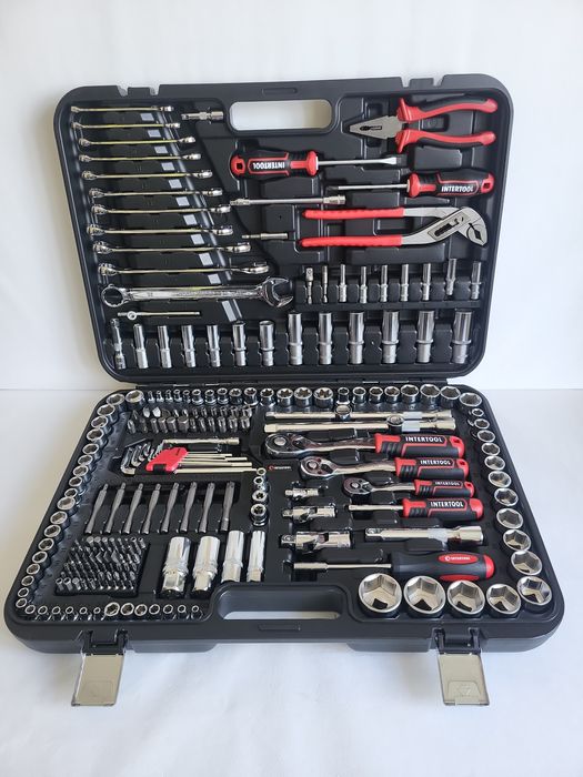 Набір інструментів 1/2 "& 3/8" & 1/4 ", 233 ед INTERTOOL ET- 8233