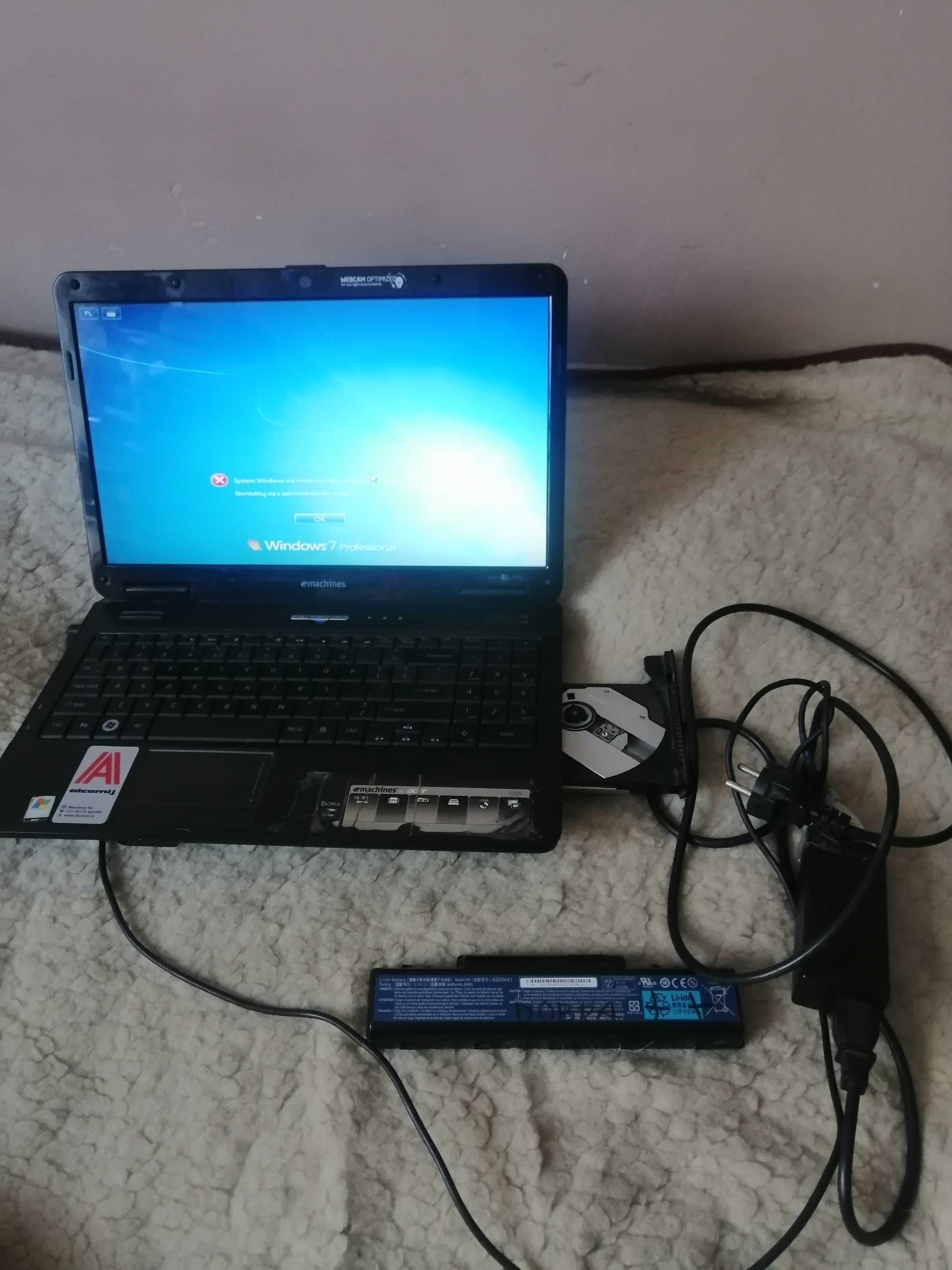 Laptop Acer eMachines E725  Intel Pentium Dual-Core 4 GB / 250 GB