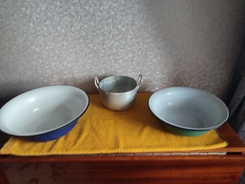 Продаю  вазы конфетницы СССР  бокалы для пива