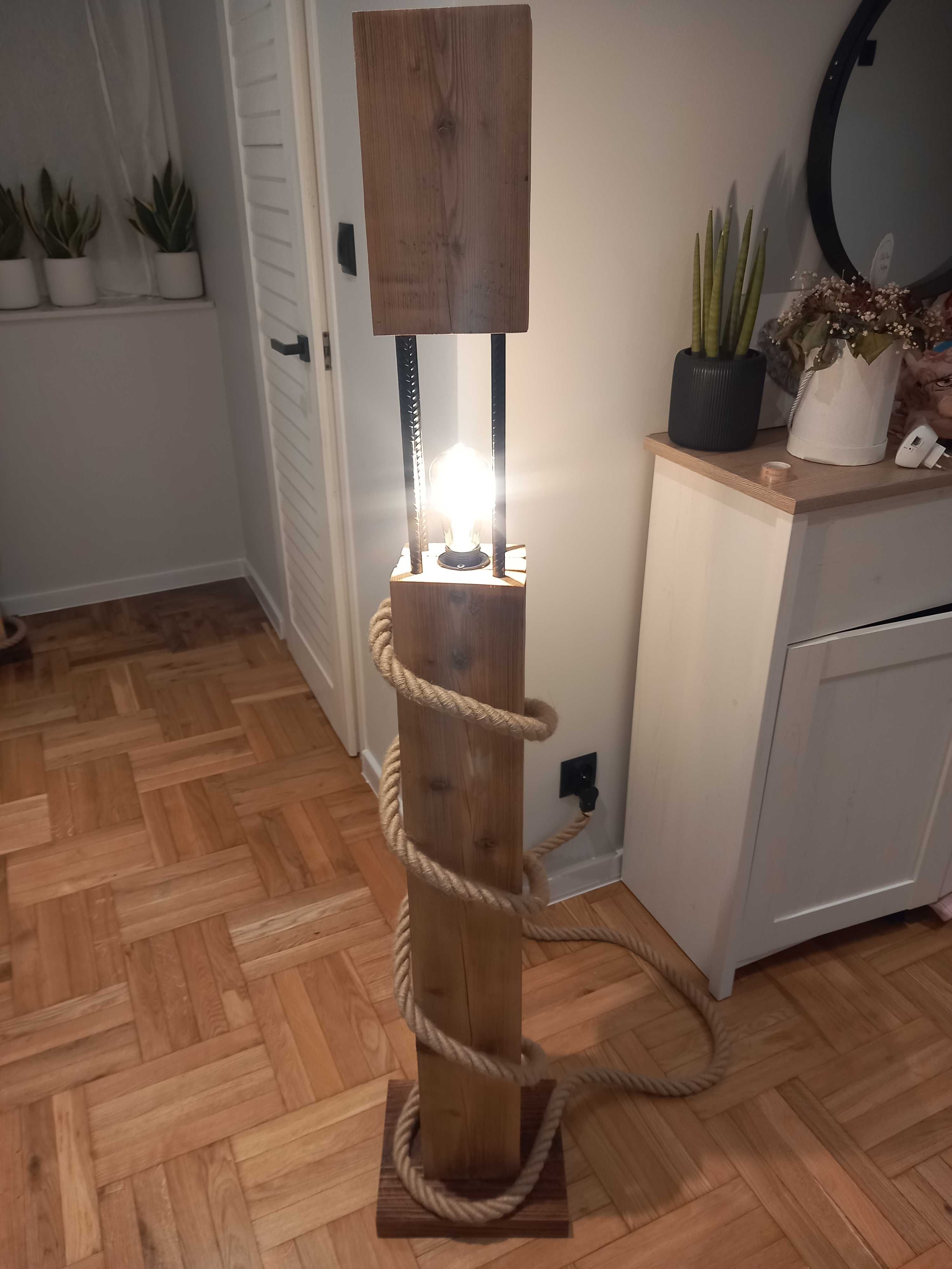 Lampy drewniane drapaki dla zwierząt