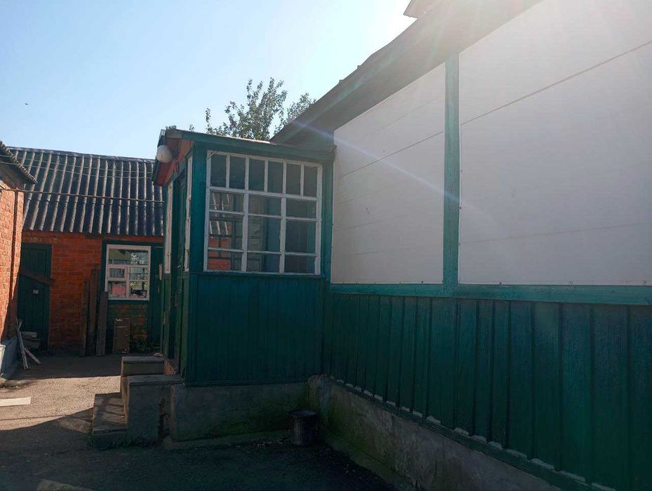 Продам будинок у центрі Золочева, з газом.