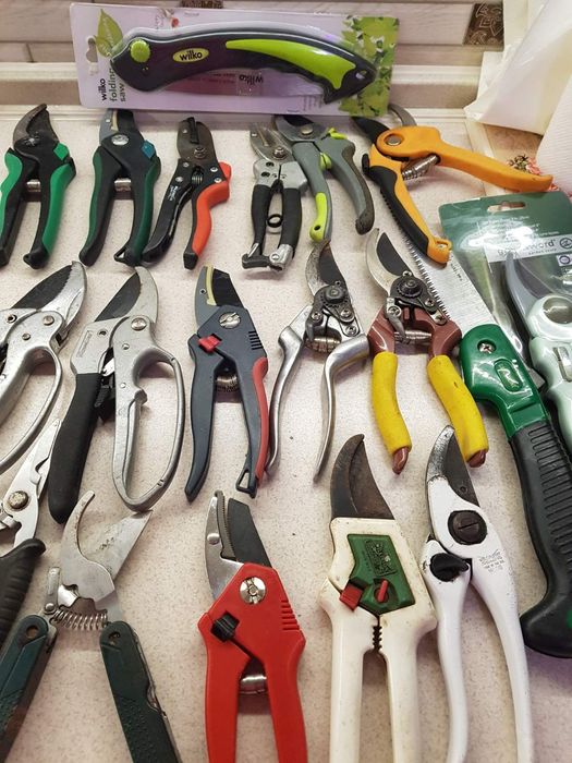 Садові ножниці сікатор пилка