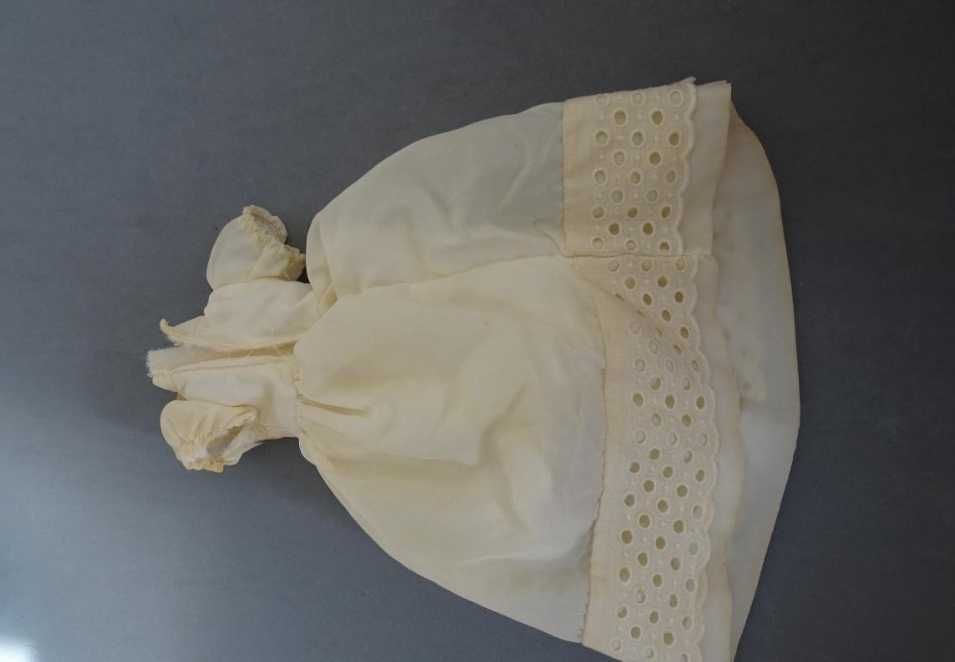 Antiga boneca Famosa Lesly com roupa original