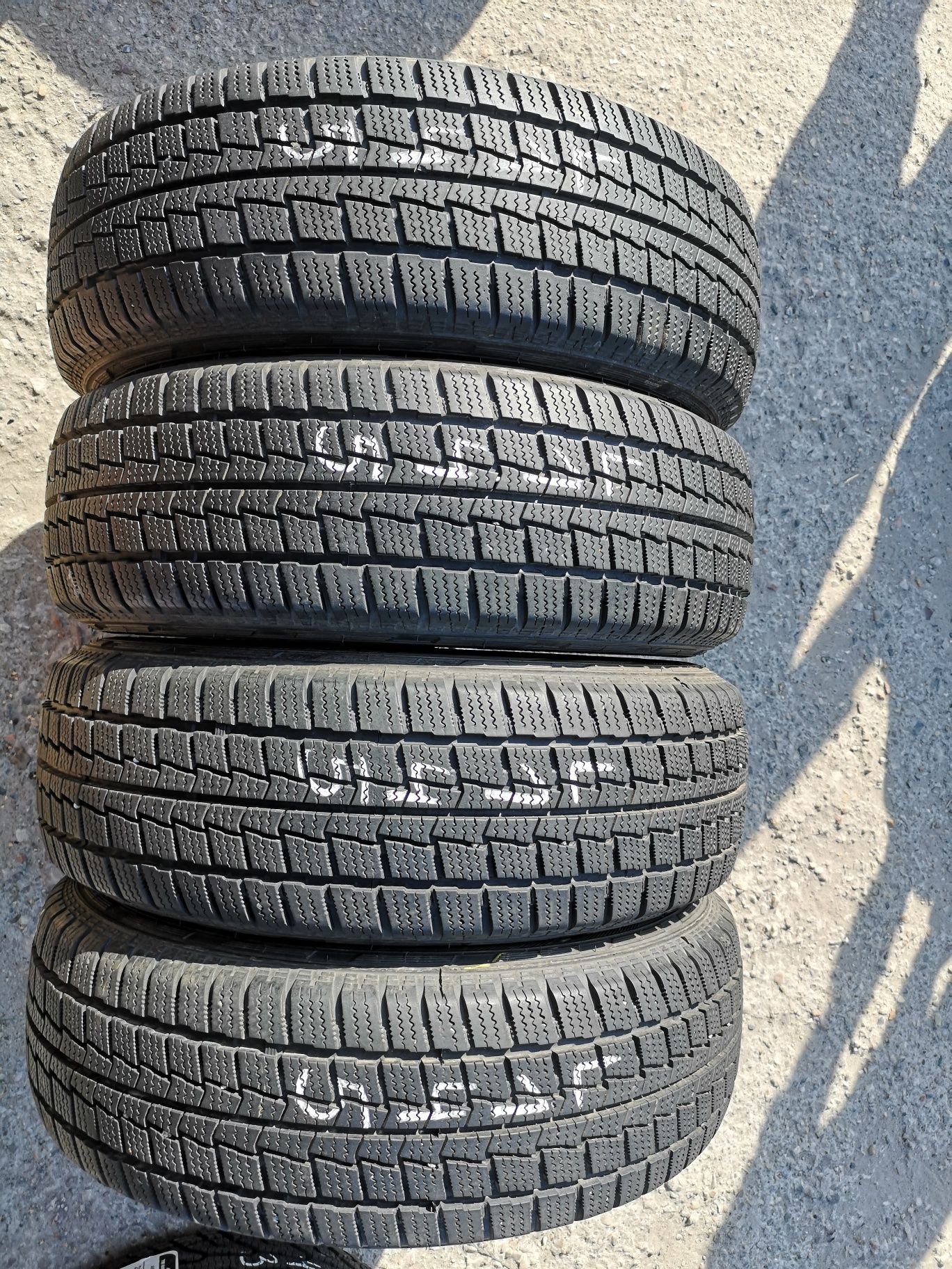 Opony zimowe 195/60/16C Hankook 4szt 7,4mm