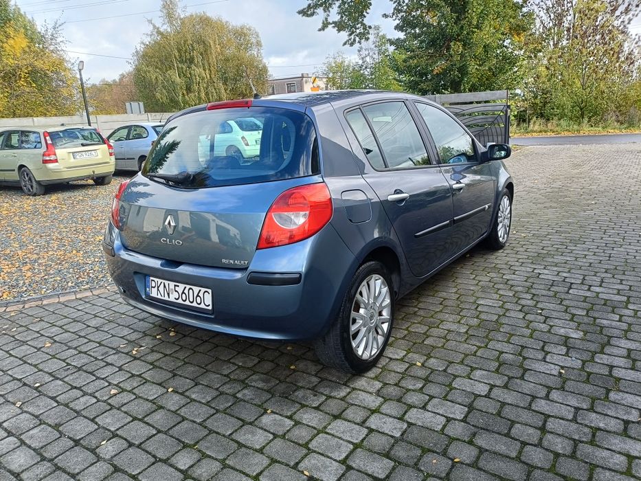 Renault Clio 3 1.6 16V 112KM