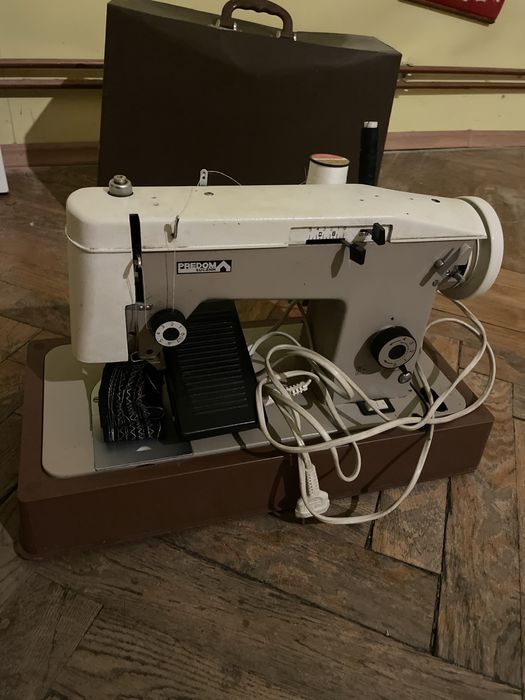 Maszyna do szycia Łucznik Predom