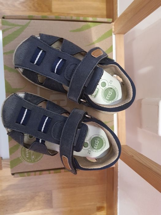 Sandálias chicco 25