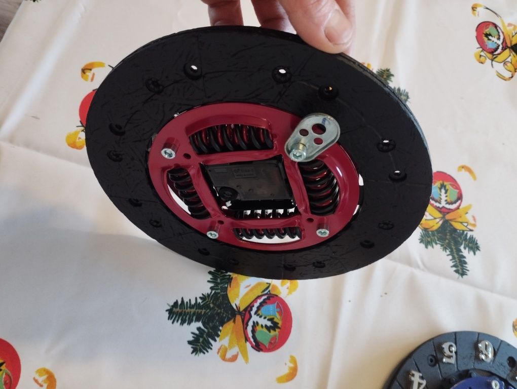 Zegar handmade z tarczy sprzęgła