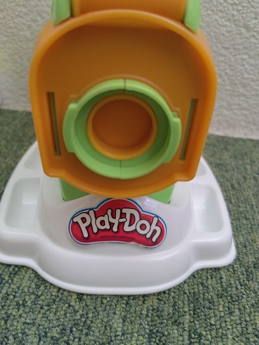 Plasticina Play-Doh Fábrica de Massa Kitchen Creations - B9013